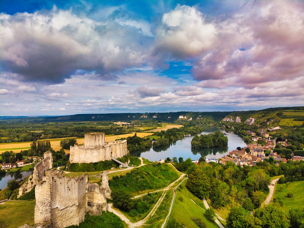 Vue aérienne du Château Gaillard et de la Seine à Les Andelys